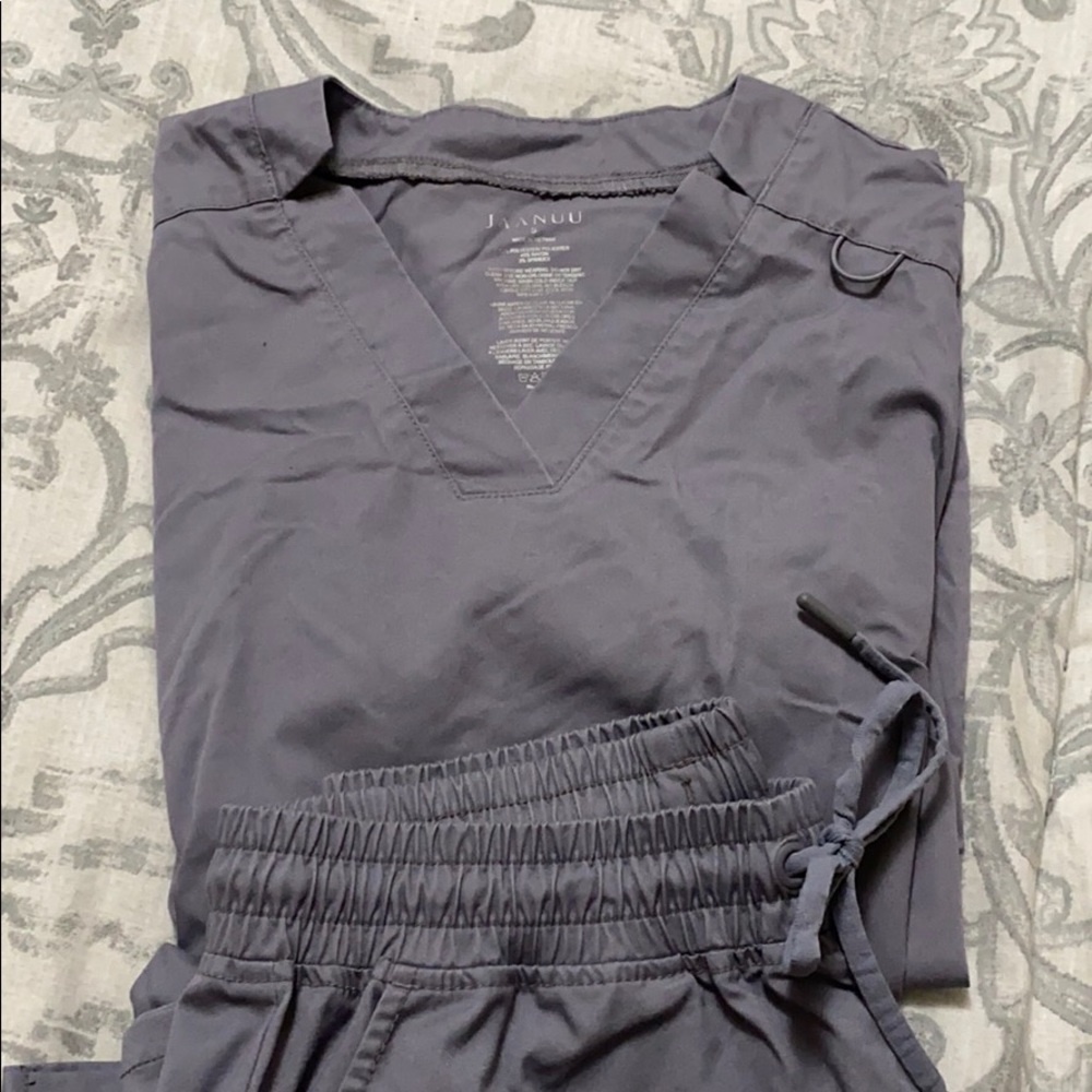 Jaanuu Gray Scrub Set